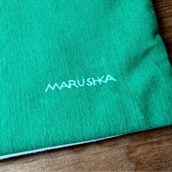 Set of 2 Marushka Pillow Covers 15" x 15" Green Flower Vase Yellow White Flowers - Picture 7 of 8